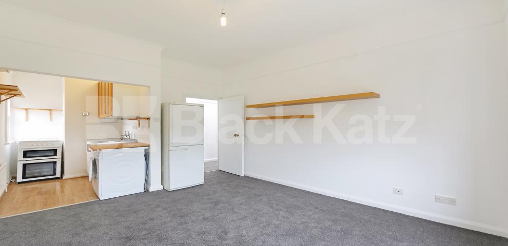 			LET, 1 Bedroom, 1 bath, 1 reception Apartment			 Offerton Road, Clapham Old Town